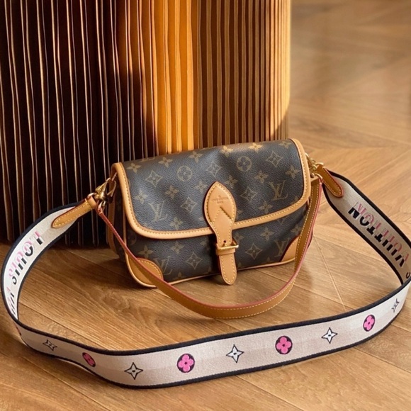 Brown LV Monogram Shoulder Bag, New - Picture 10 of 16